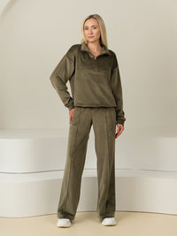 Veliūrinis laisvalaikio kostiumas "Soft shine olive"
