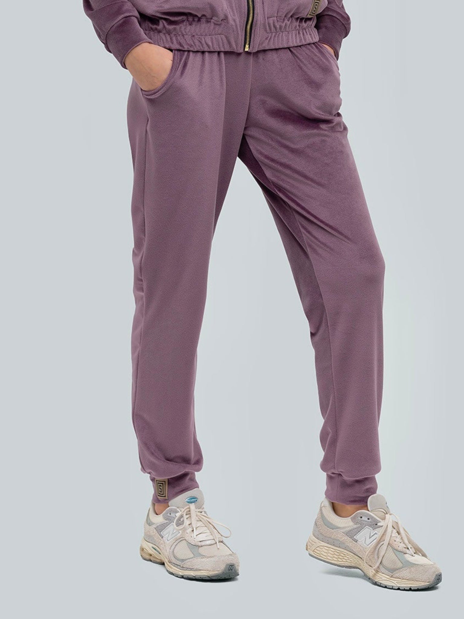 Veliūrinės laisvalaikio kelnės "Soft" (spalva pasirinktinai)