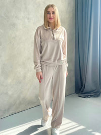 Veliūrinis laisvalaikio kostiumas "Soft shine beige"
