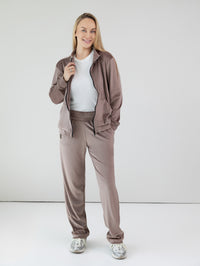 Veliūrinis laisvalaikio kostiumas "Soft glow mocha"