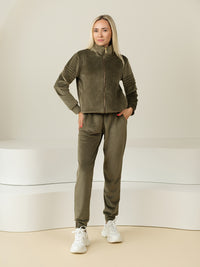 Veliūrinis laisvalaikio kostiumas "Soft olive"