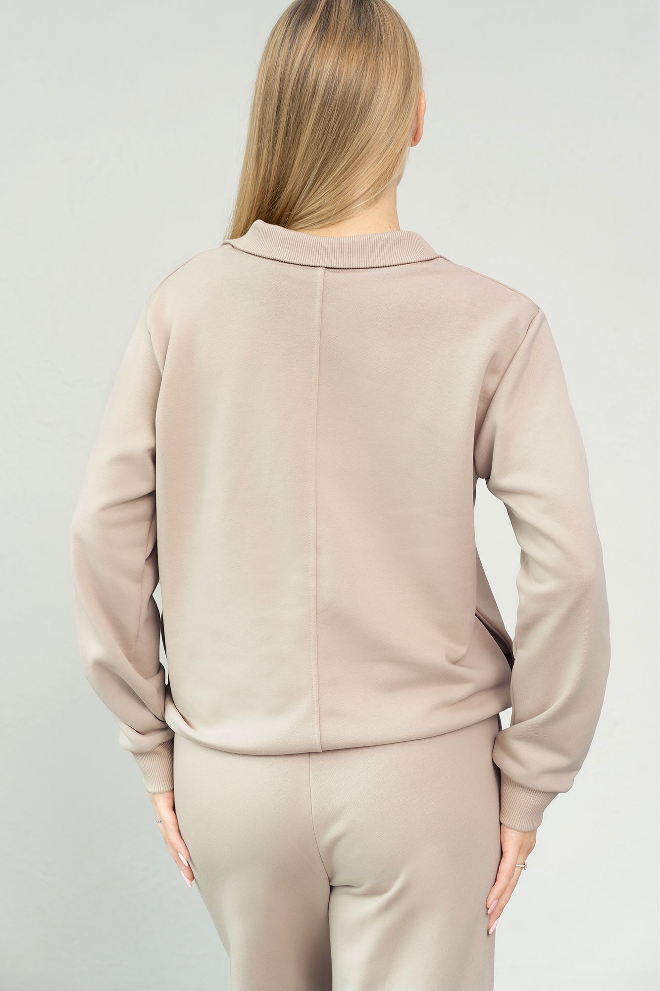 Laisvalaikio kostiumas "Flow" beige