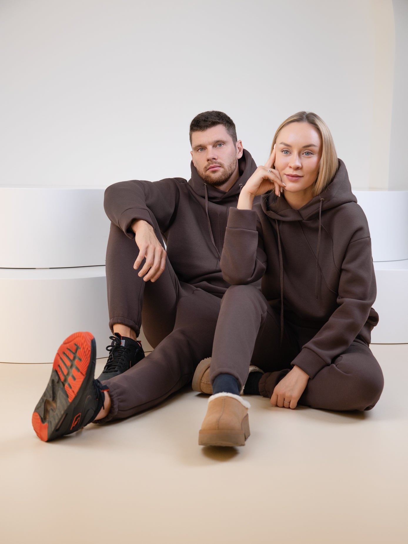 Šokoladinis laisvalaikio kostiumas "Comfort" su pūkeliu