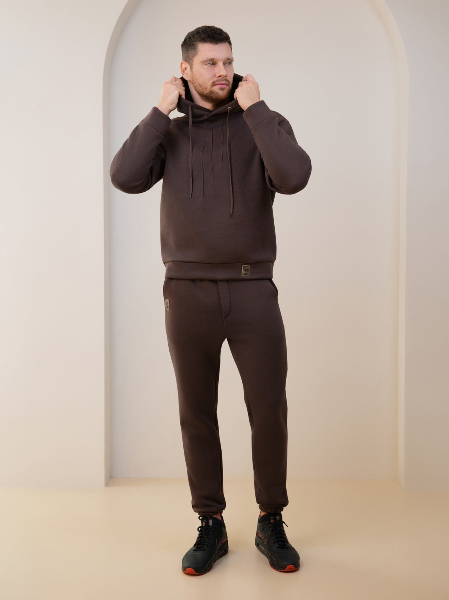 Šokoladinis laisvalaikio kostiumas "Comfort" su pūkeliu