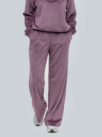 Veliūrinės laisvalaikio kelnės "Soft shine" (spalva pasirinktinai)