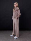 Veliūrinis laisvalaikio kostiumas "Soft shine Mocha"